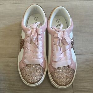 New Art Class Kids' Sneakers - Star & Sparkle
Detail with Memory Foam